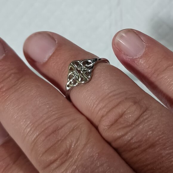 NWOT Vintage Silver Celtic Knot Infinity Love Knot Ring Size 7.5 - Picture 3 of 12